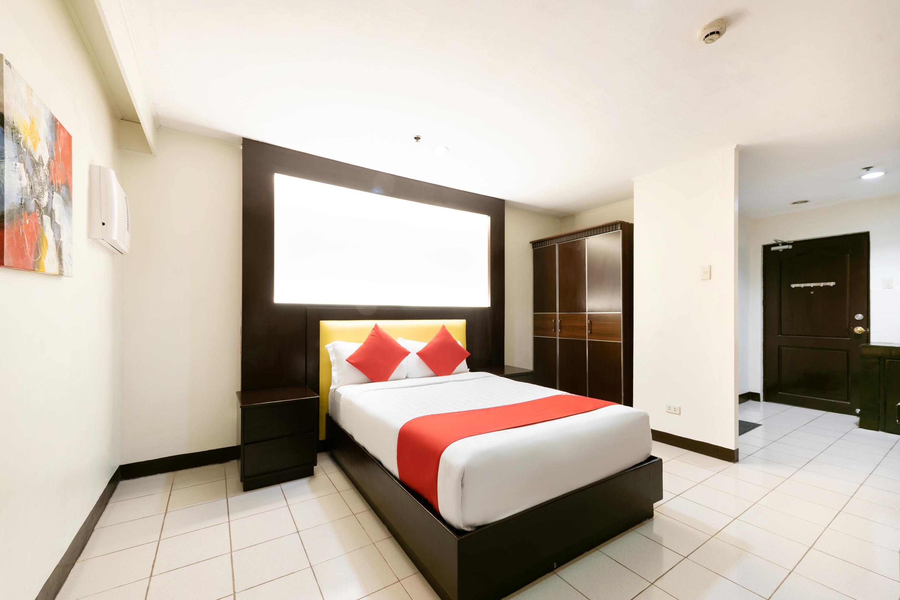 Oyo 115 Northridge Mansions Hotel Quezon City Exterior foto