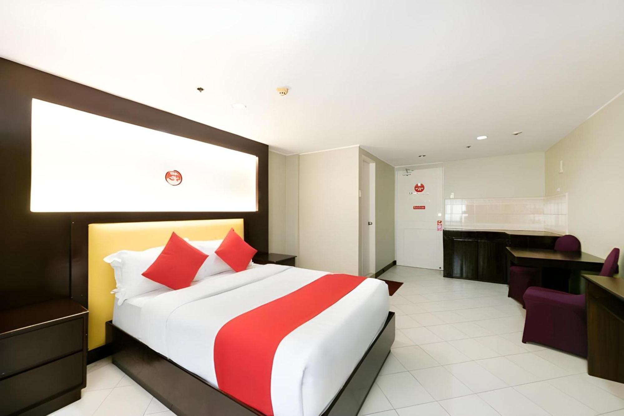 Oyo 115 Northridge Mansions Hotel Quezon City Exterior foto