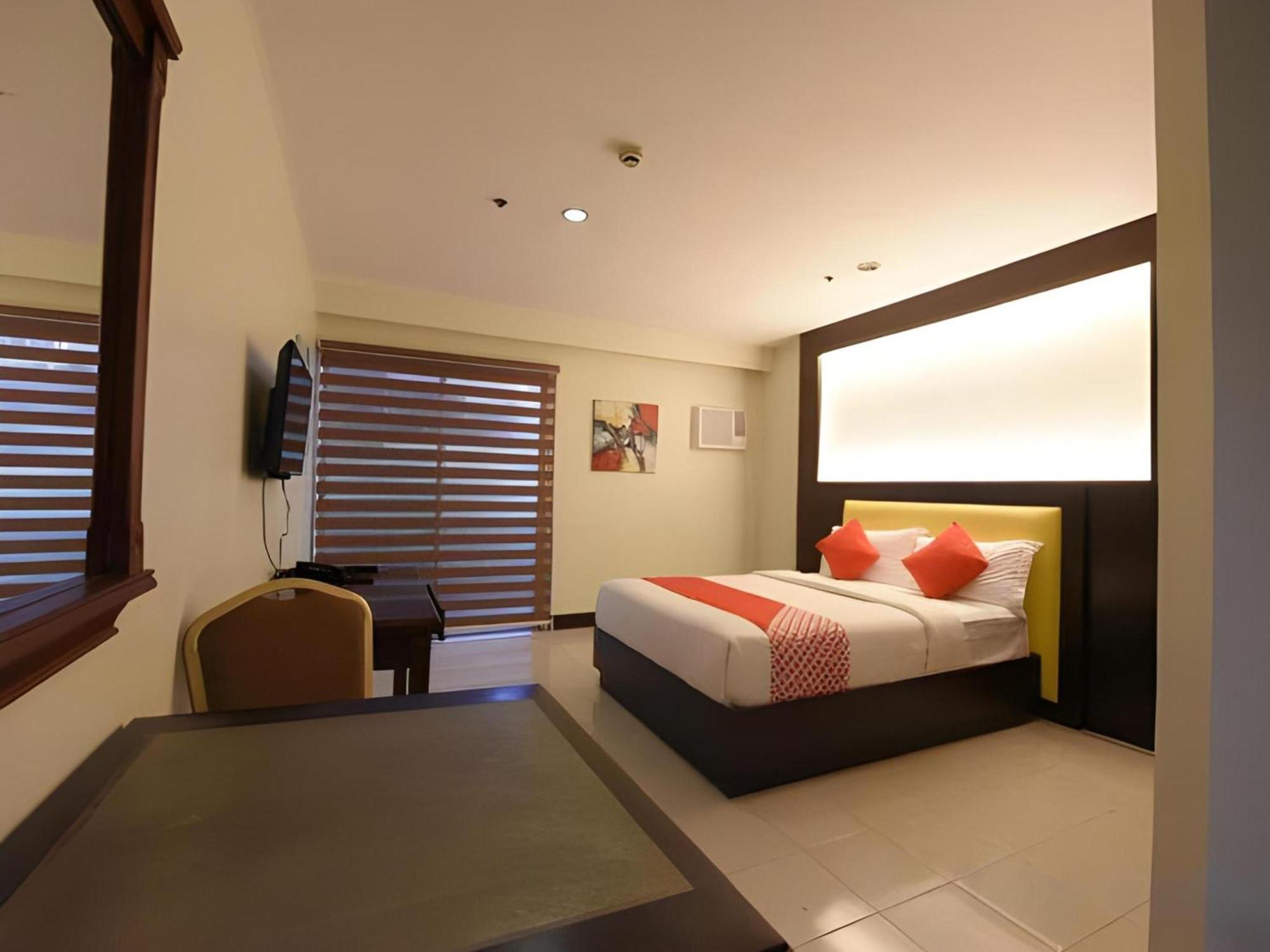 Oyo 115 Northridge Mansions Hotel Quezon City Exterior foto