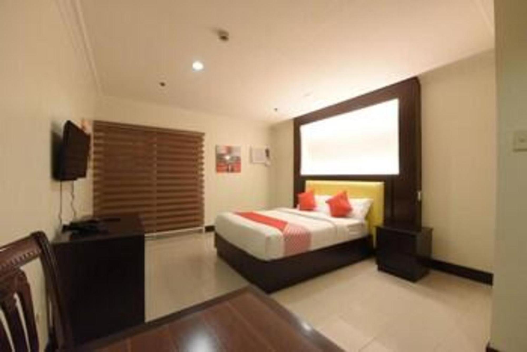 Oyo 115 Northridge Mansions Hotel Quezon City Exterior foto