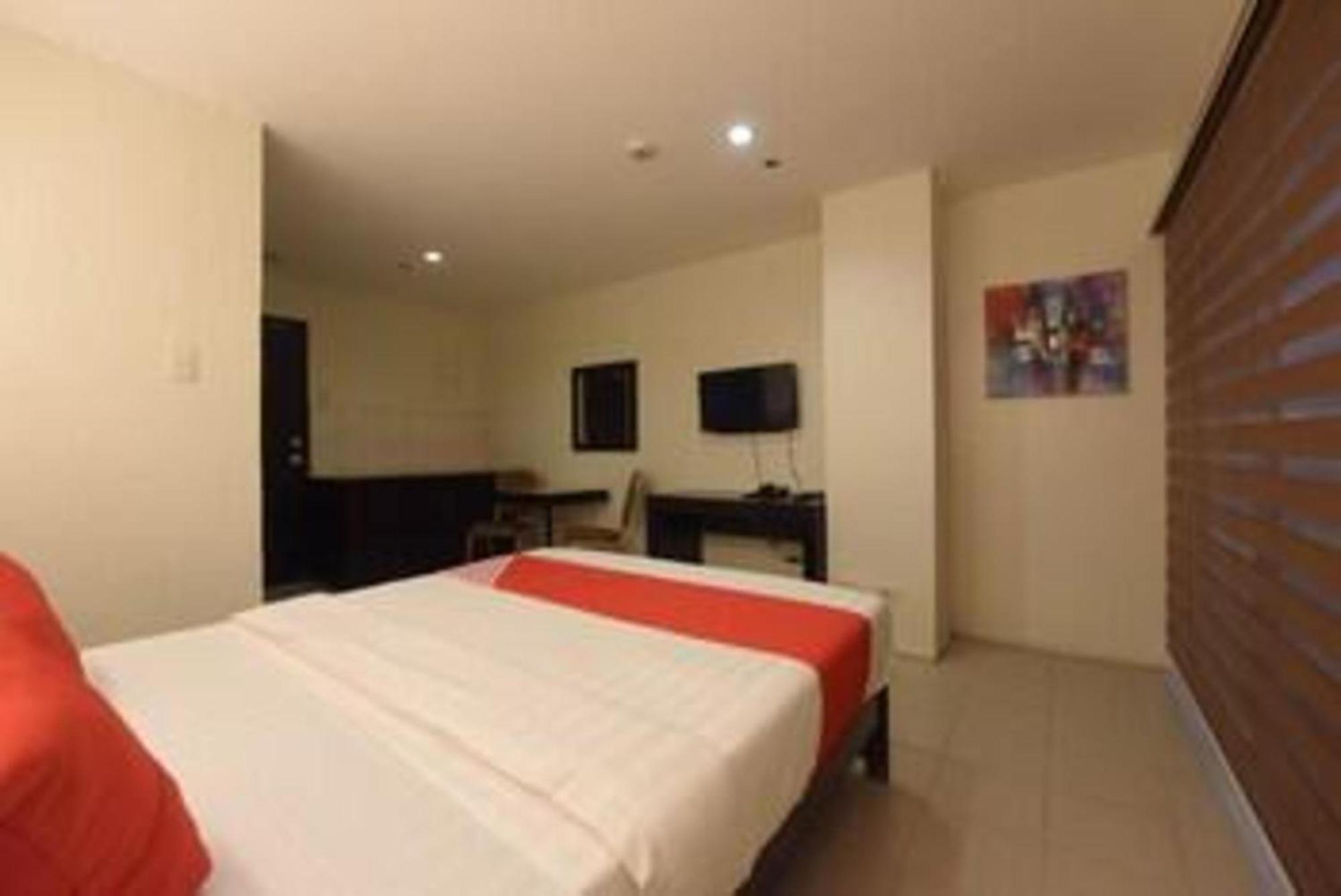 Oyo 115 Northridge Mansions Hotel Quezon City Exterior foto