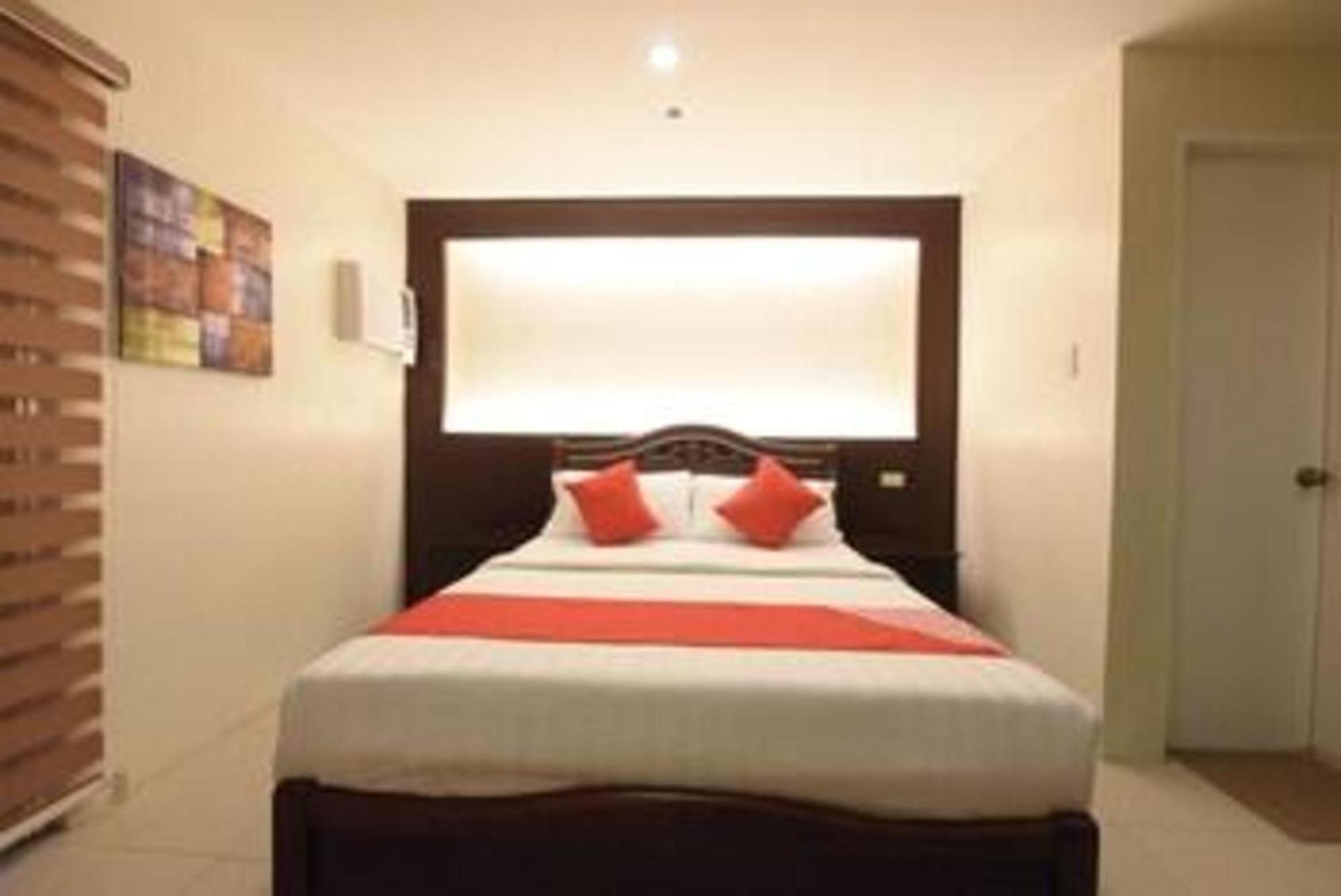 Oyo 115 Northridge Mansions Hotel Quezon City Exterior foto