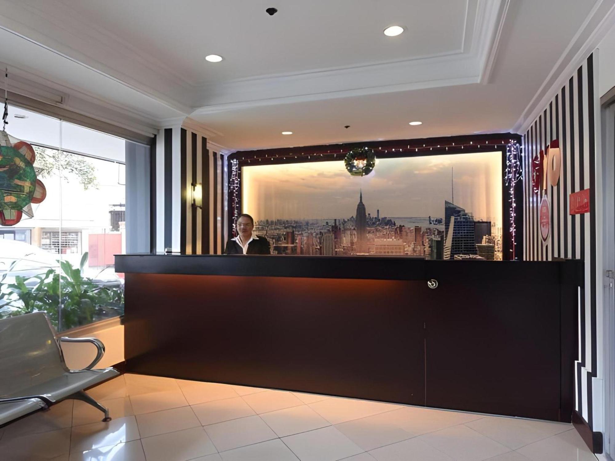 Oyo 115 Northridge Mansions Hotel Quezon City Exterior foto