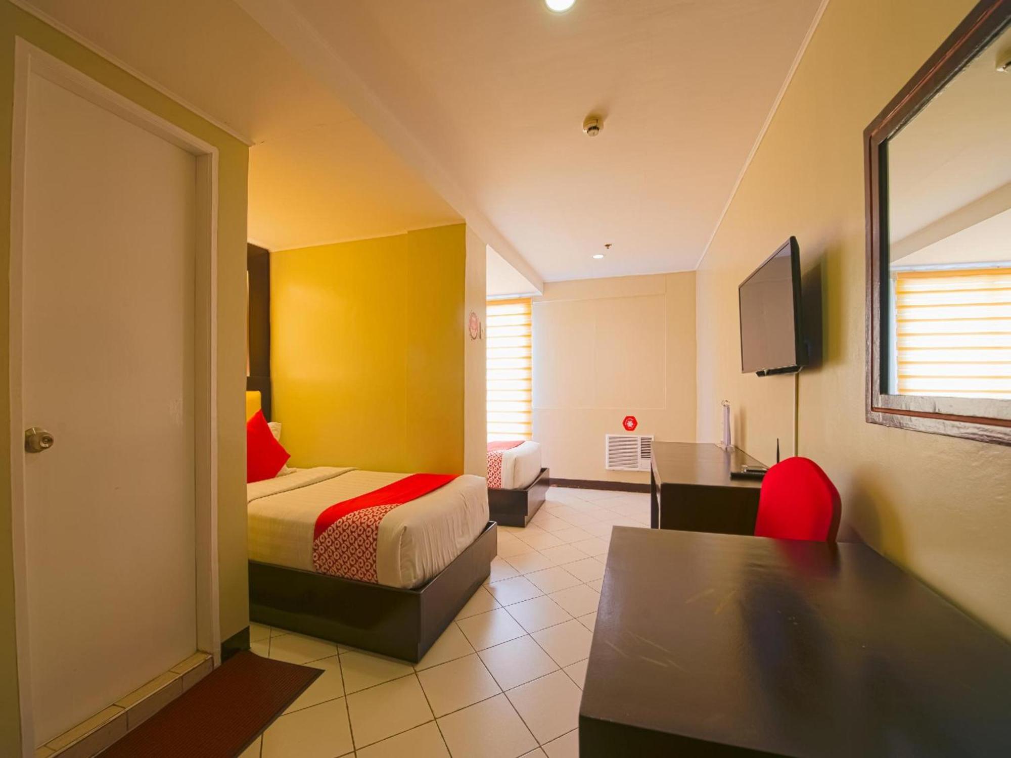 Oyo 115 Northridge Mansions Hotel Quezon City Exterior foto