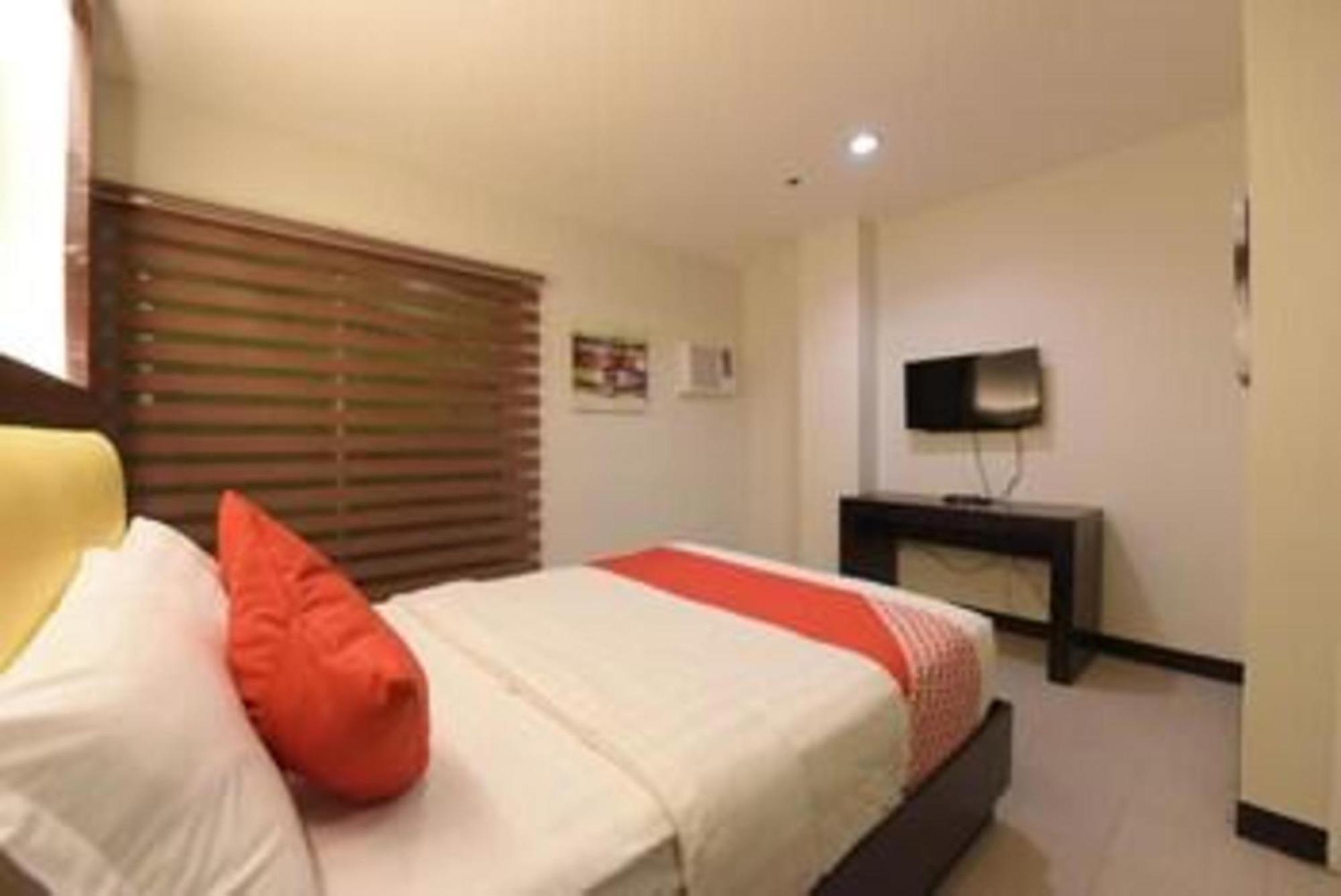 Oyo 115 Northridge Mansions Hotel Quezon City Exterior foto