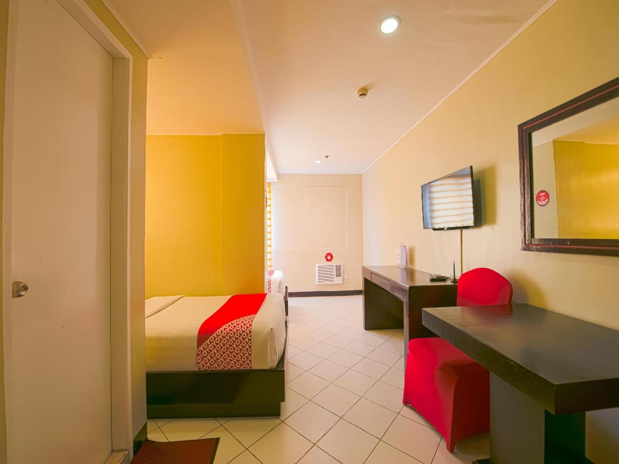 Oyo 115 Northridge Mansions Hotel Quezon City Exterior foto