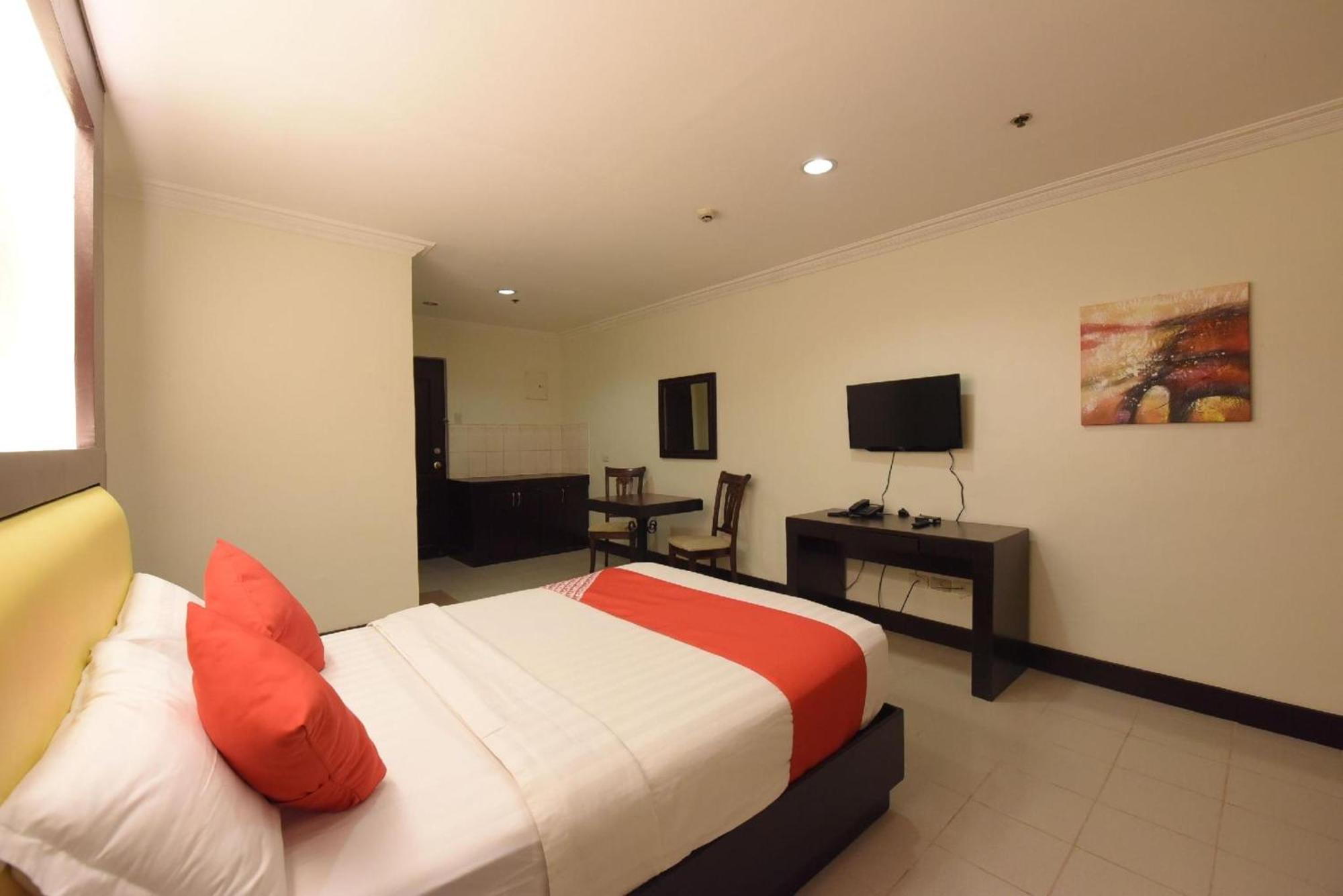 Oyo 115 Northridge Mansions Hotel Quezon City Exterior foto