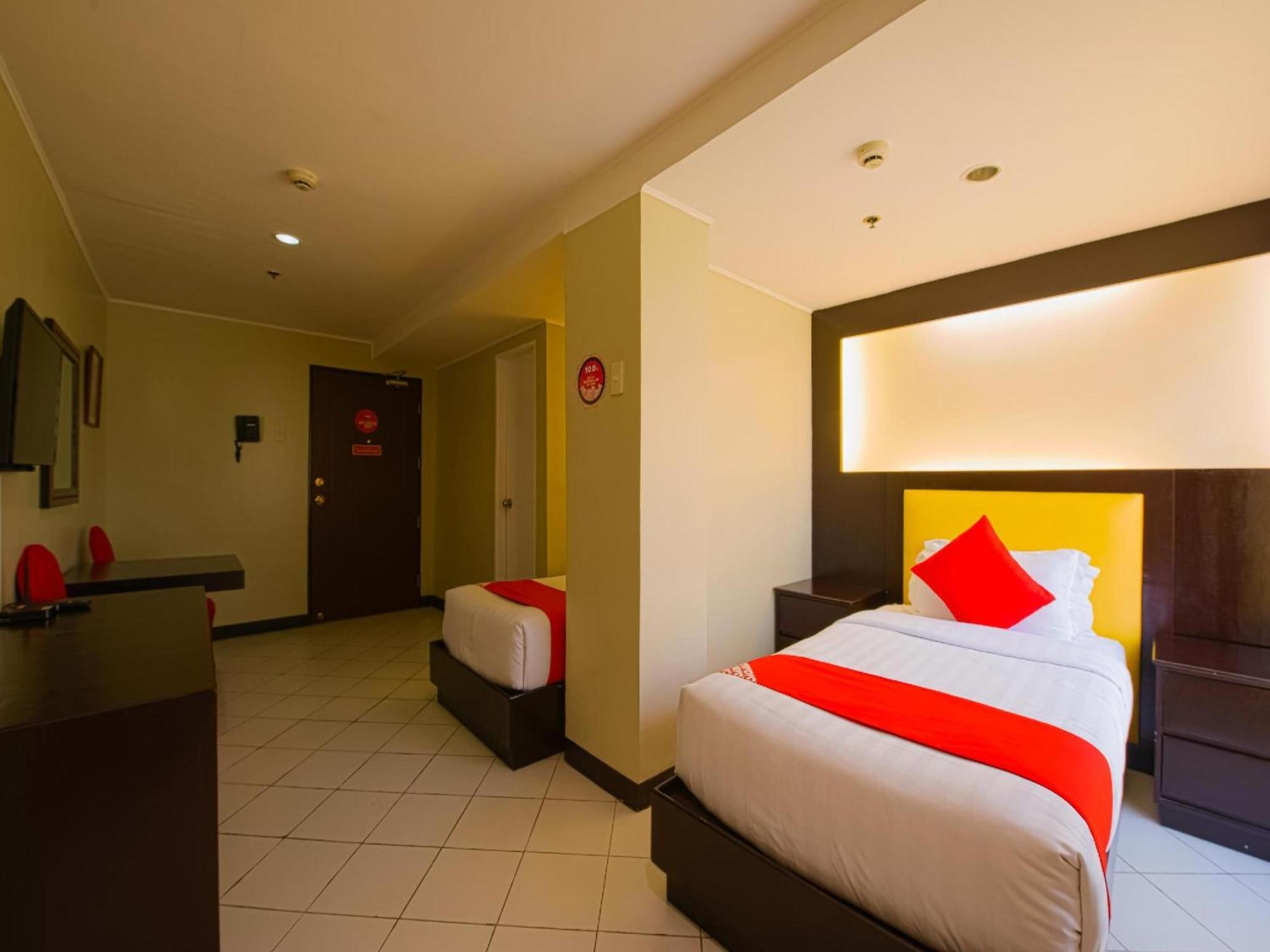 Oyo 115 Northridge Mansions Hotel Quezon City Exterior foto